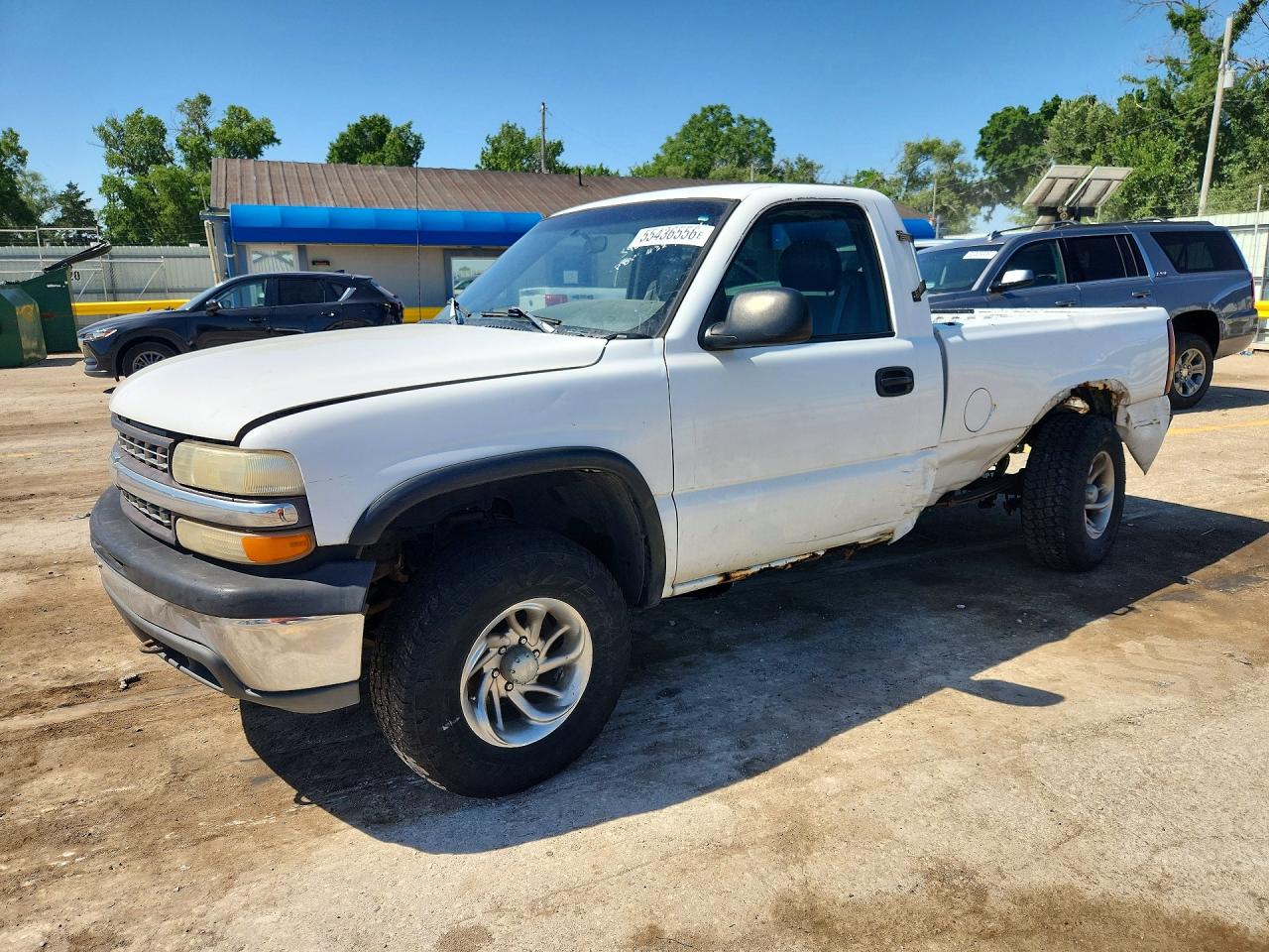 Salvage Chevrolet Silverado Image