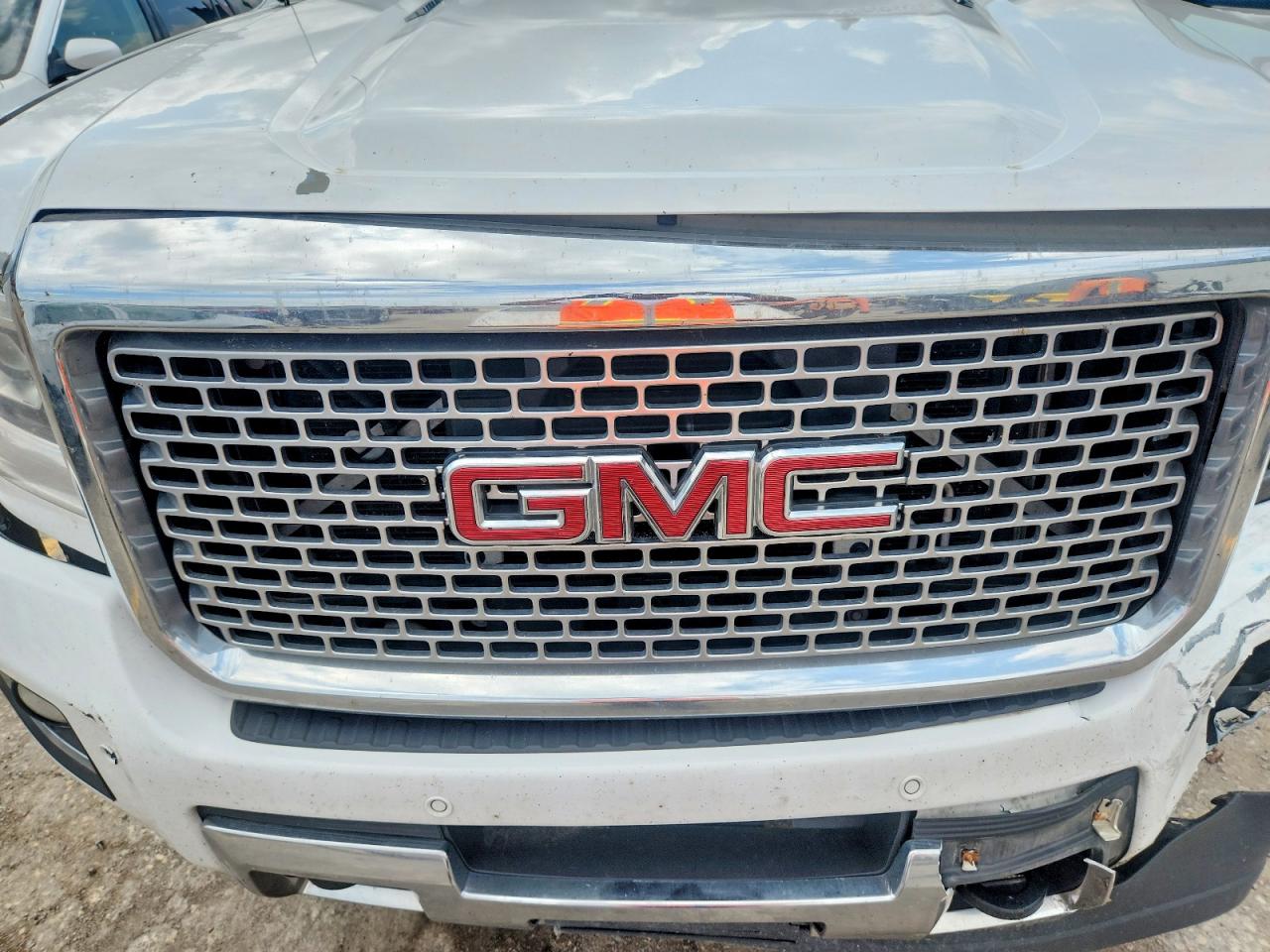 GMC Sierra K2500 Denali