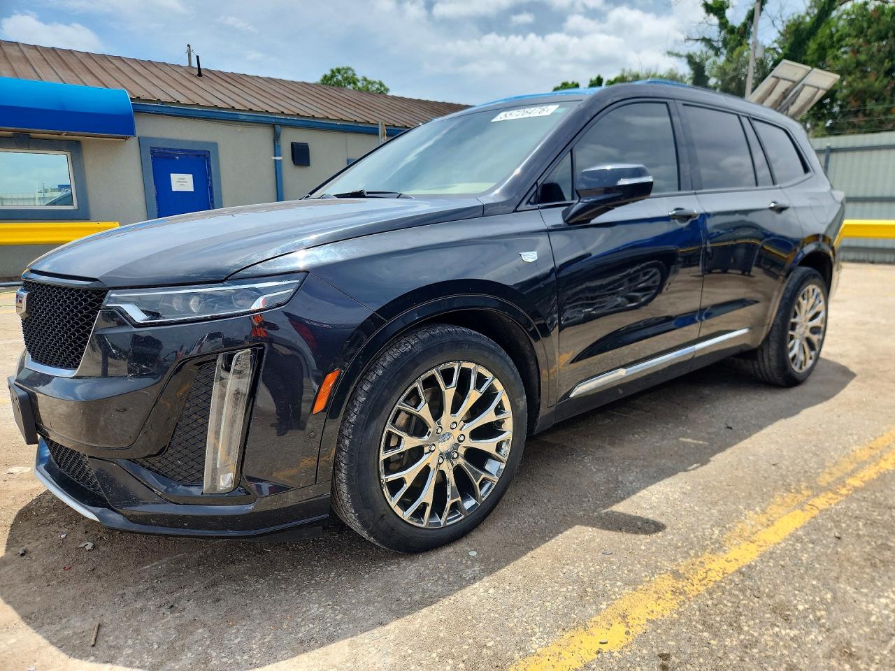Salvage Cadillac XT6 Image