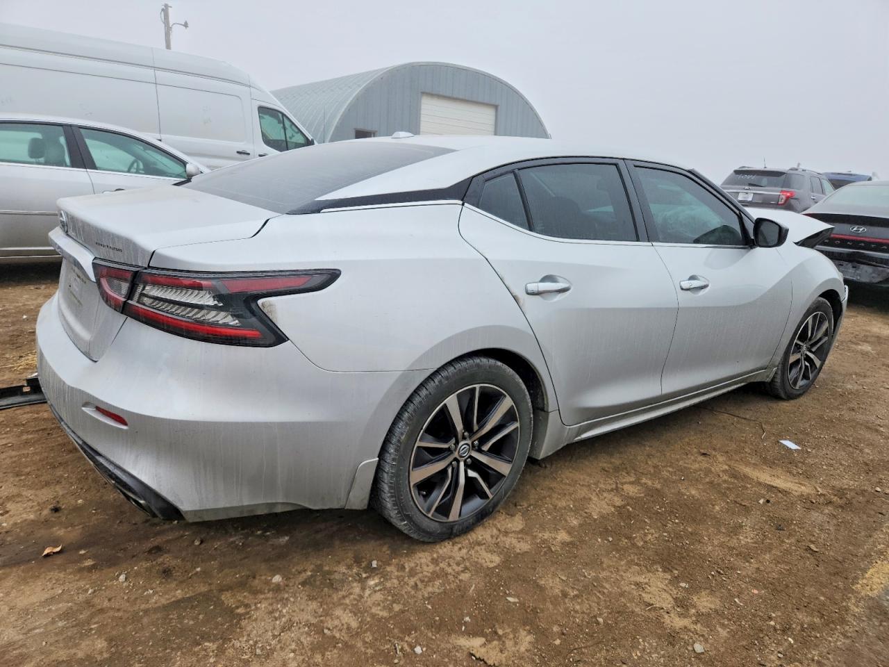 Nissan Maxima S