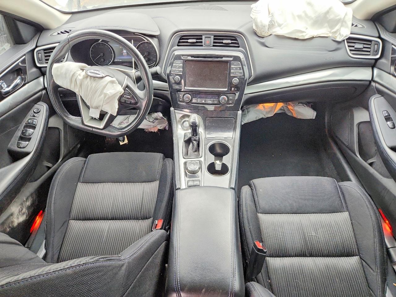 Nissan Maxima S