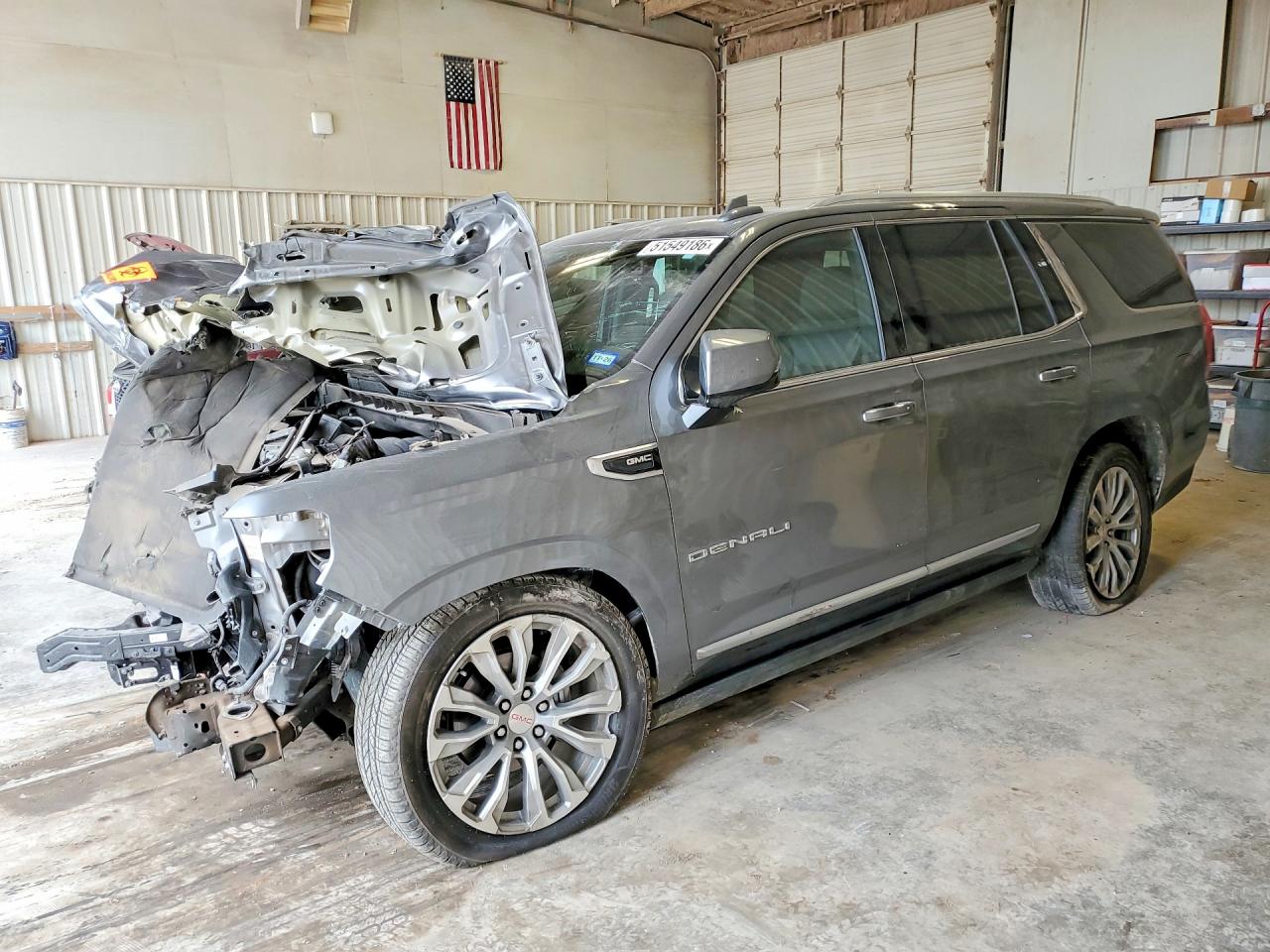 Salvage GMC Yukon Image