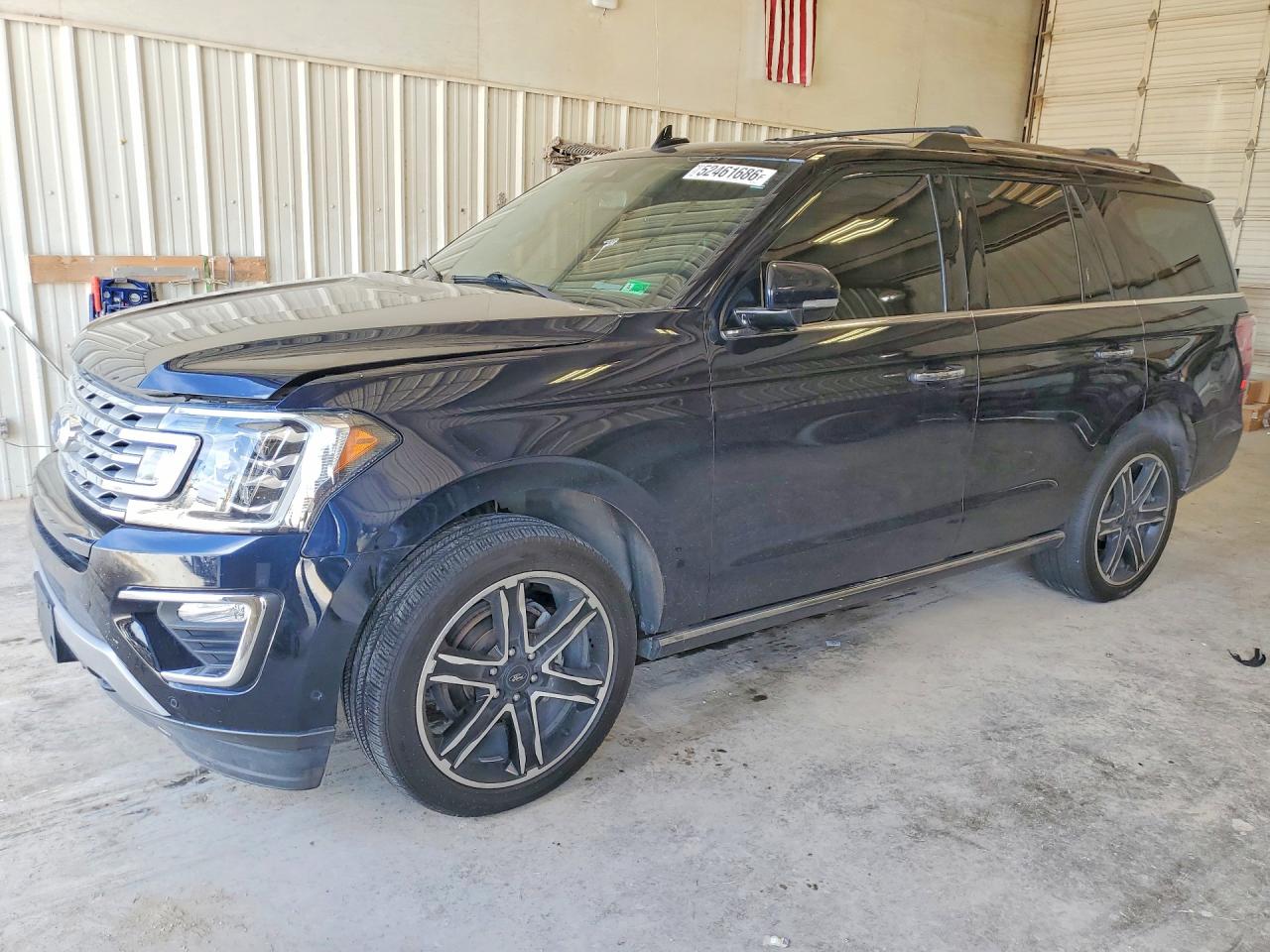 Salvage Ford Expedition Image
