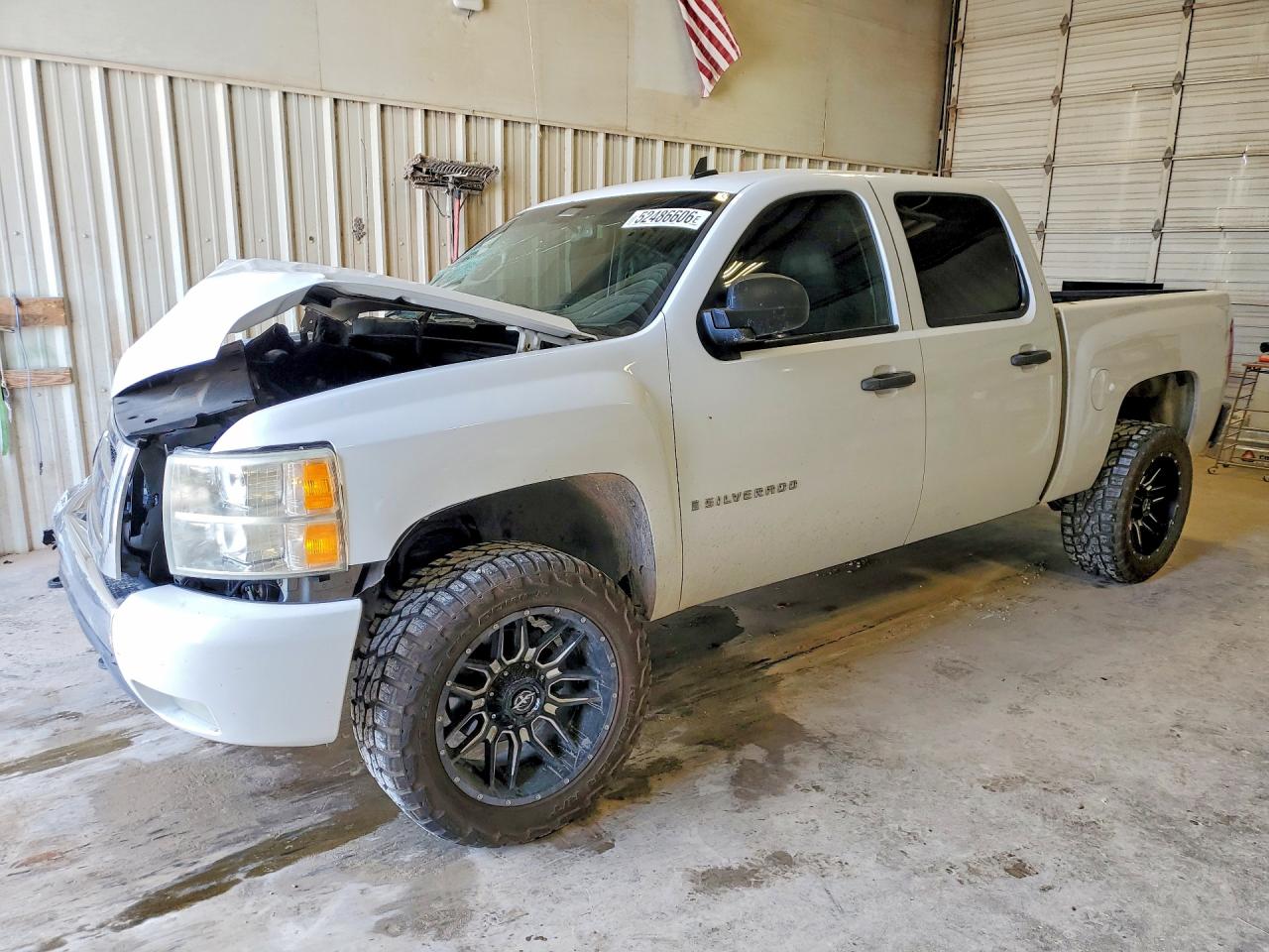 Salvage Chevrolet Silverado Image