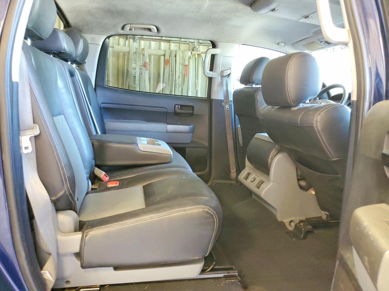 Toyota Tundra Crewmax Sr5