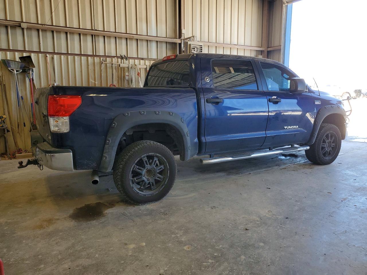 Toyota Tundra Crewmax Sr5