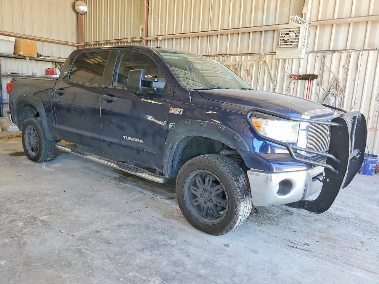 Toyota Tundra Crewmax Sr5