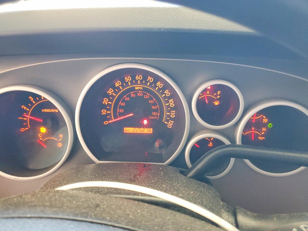 Toyota Tundra Crewmax Sr5