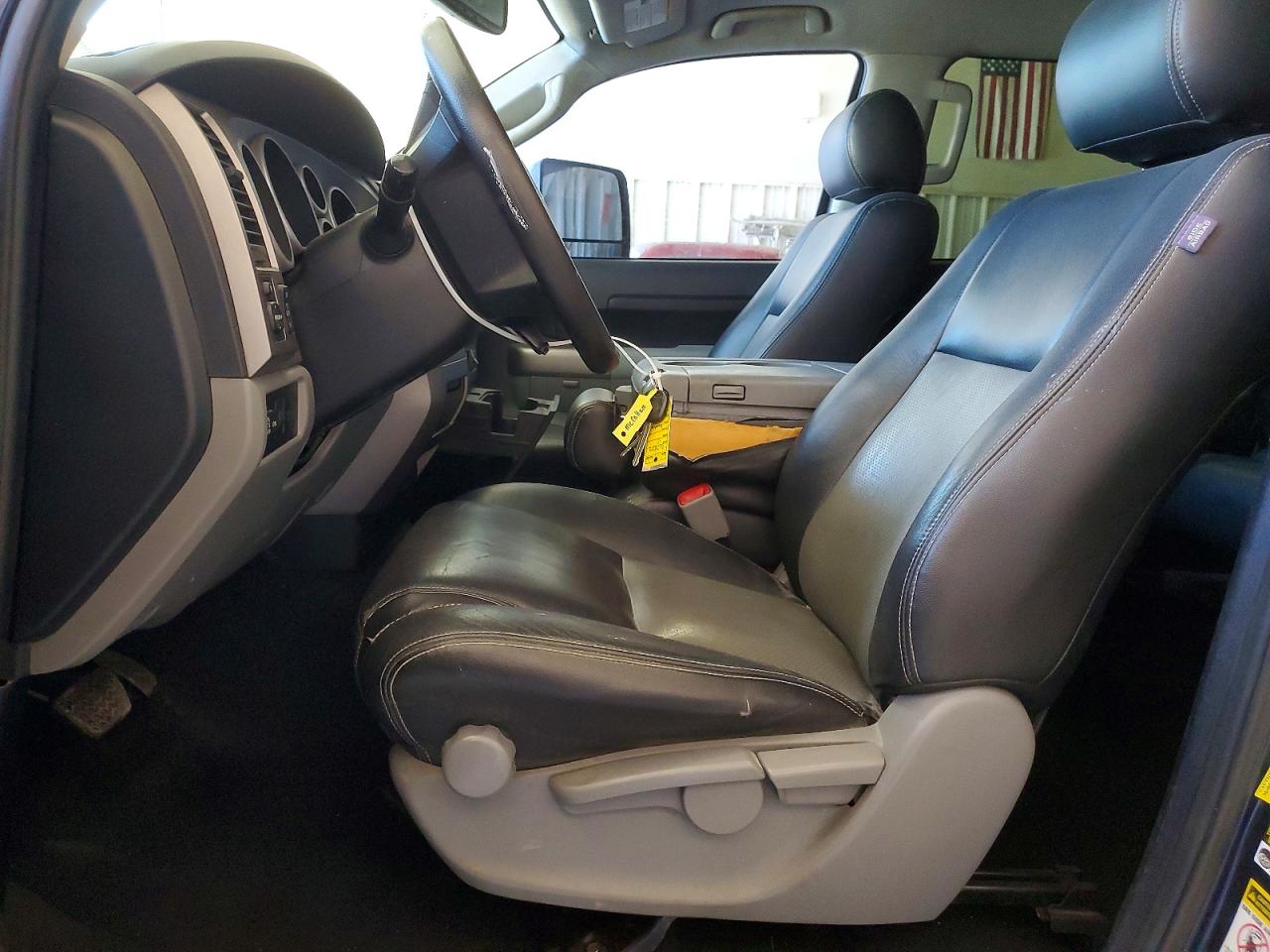 Toyota Tundra Crewmax Sr5