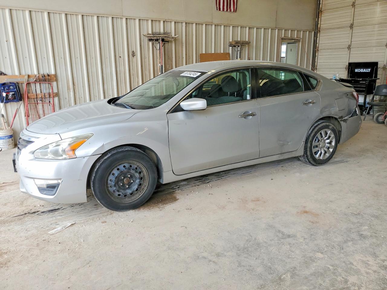 Salvage Nissan Altima Image