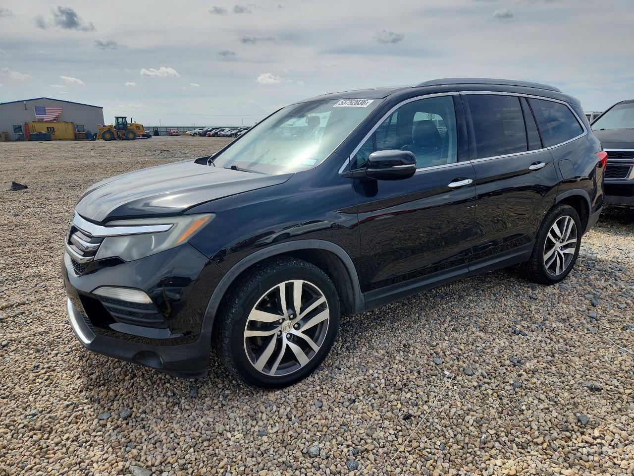 Salvage Honda Pilot Image