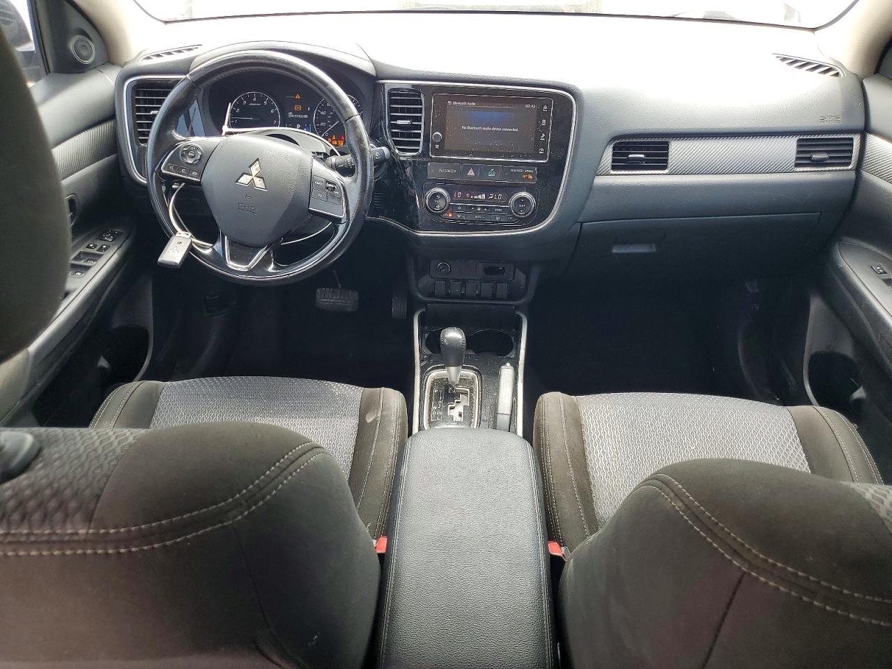 Mitsubishi Outlander Se