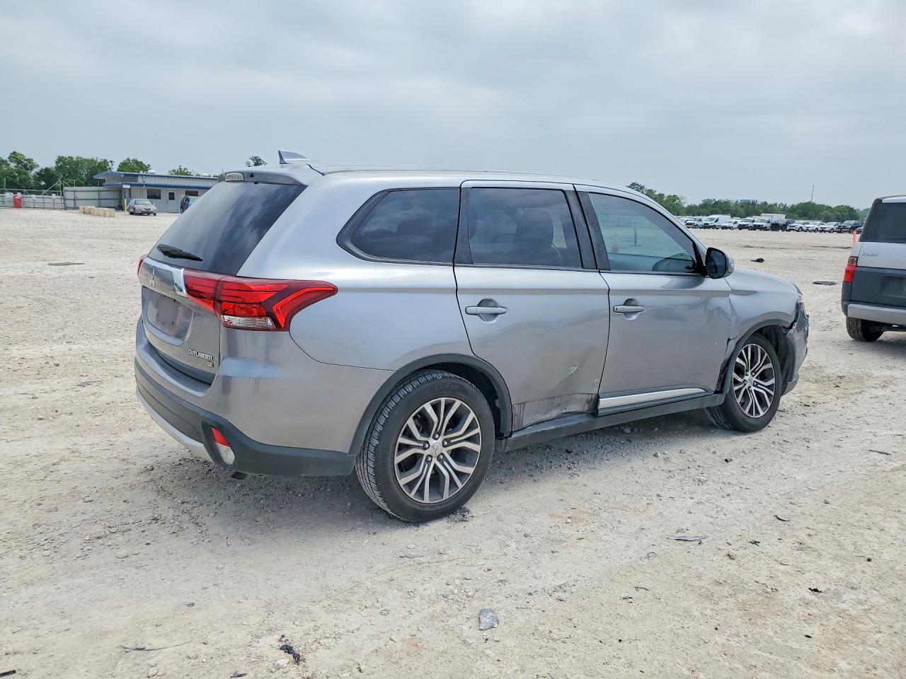 Mitsubishi Outlander Se