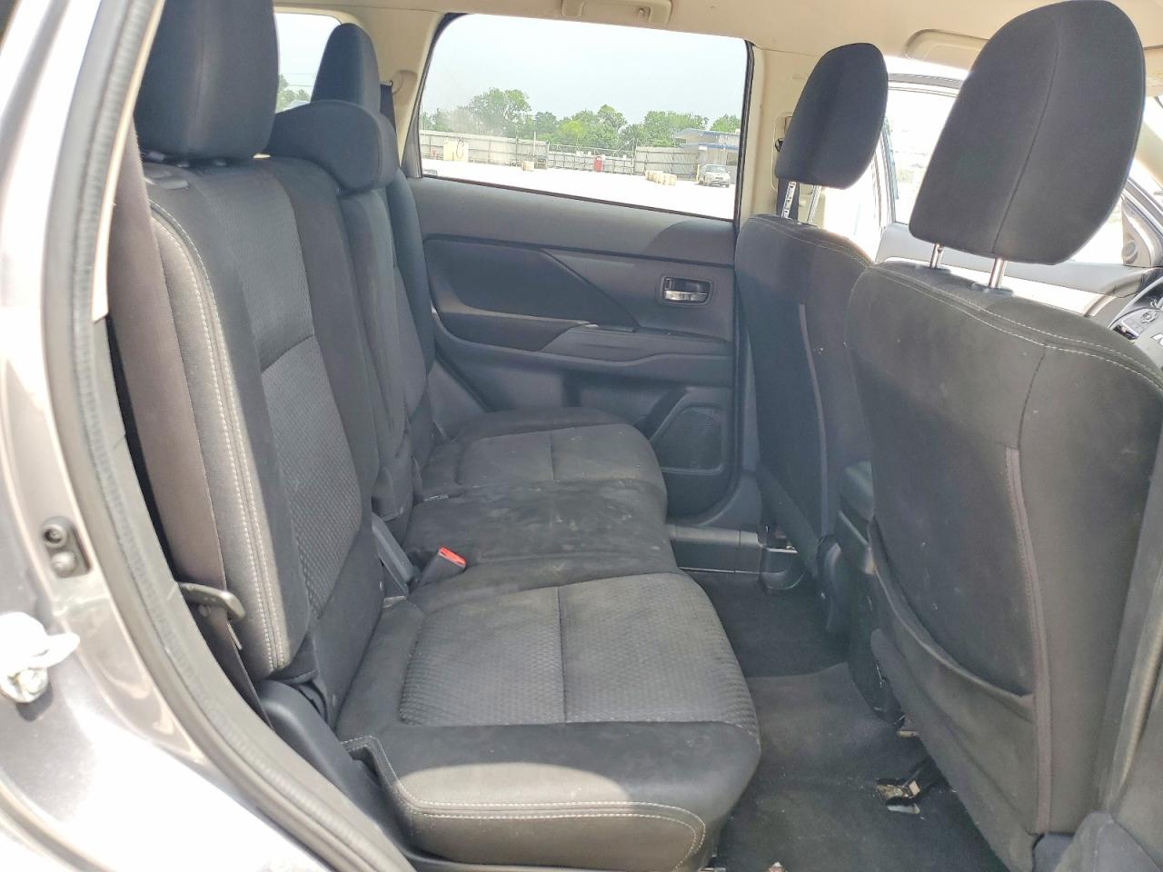 Mitsubishi Outlander Se