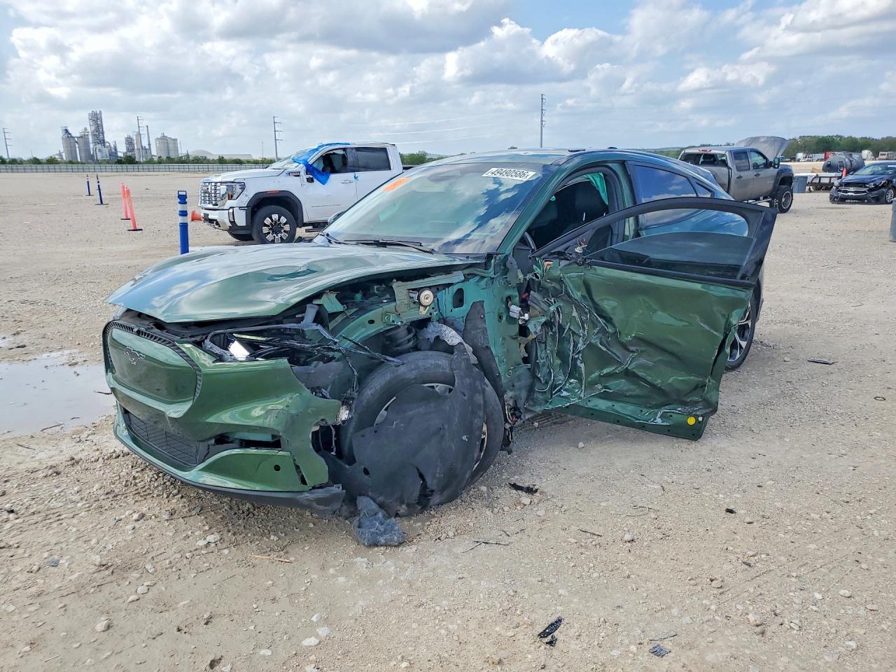 Salvage Ford Mustang Image