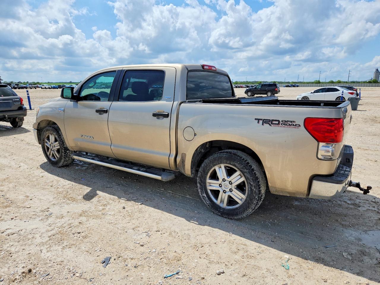 Toyota Tundra Crewmax Sr5