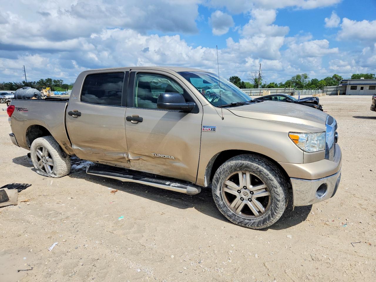 Toyota Tundra Crewmax Sr5