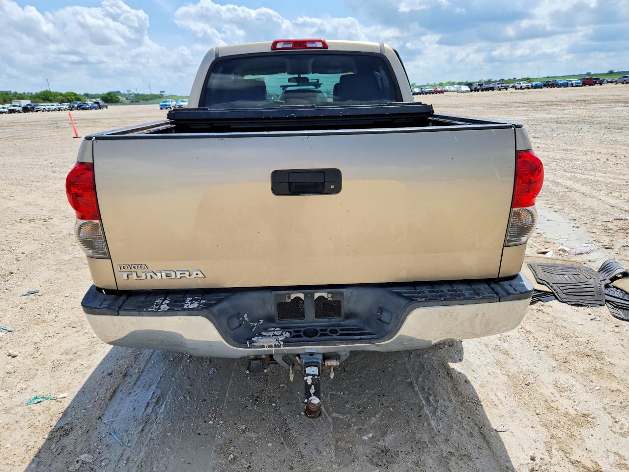 Toyota Tundra Crewmax Sr5