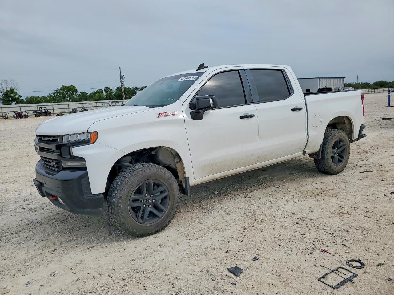 Salvage Chevrolet Silverado Image