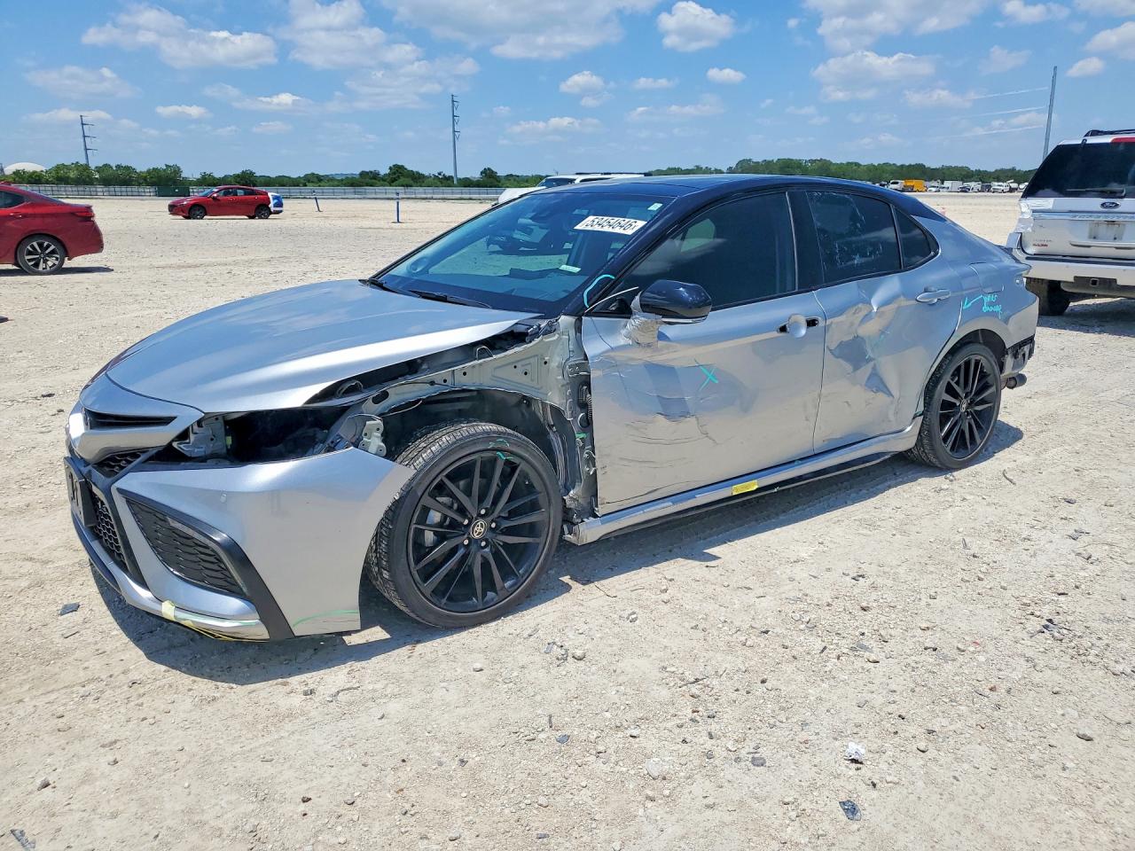 Salvage Toyota Camry Image