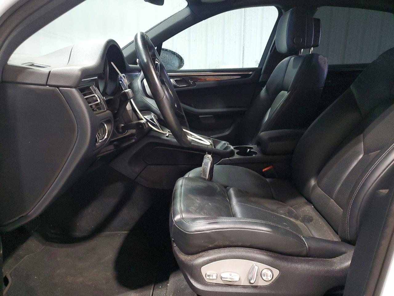 Porsche Macan Base