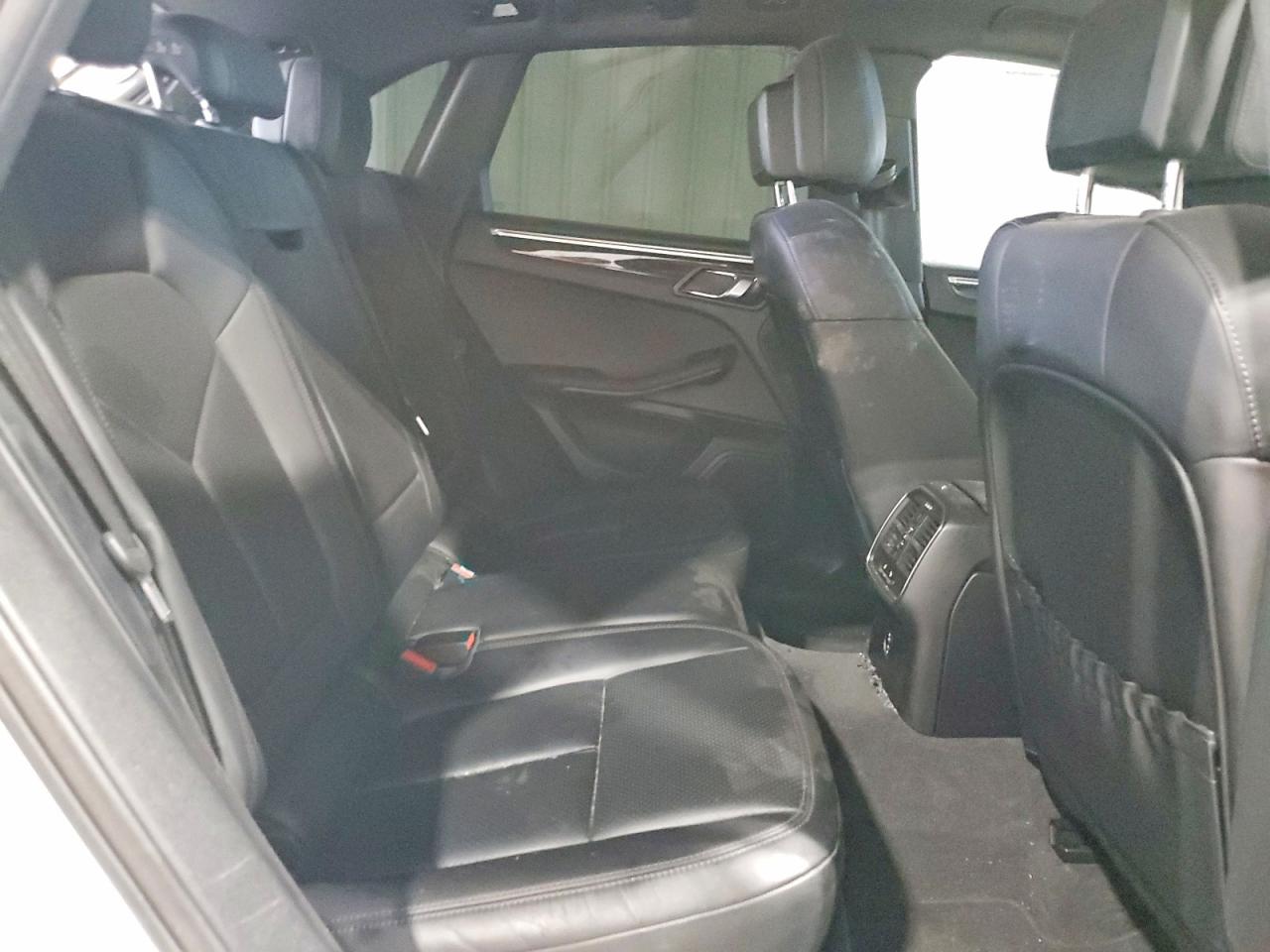 Porsche Macan Base