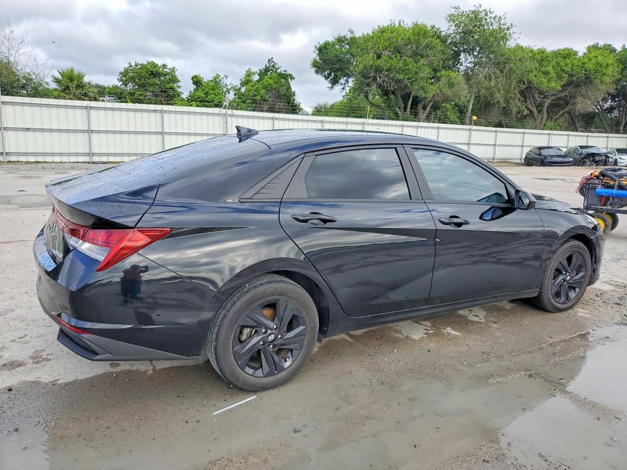 Hyundai ELANTRA Blue