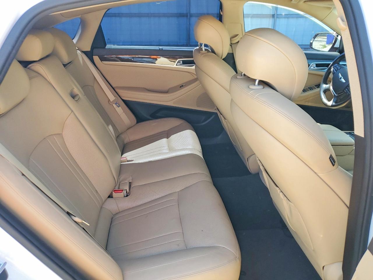 Hyundai Genesis 3.8l