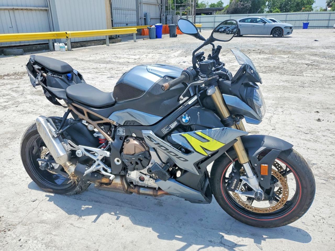 Salvage BMW S Image