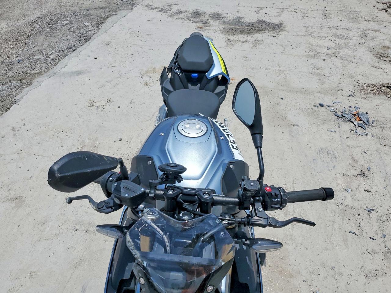 BMW S R
