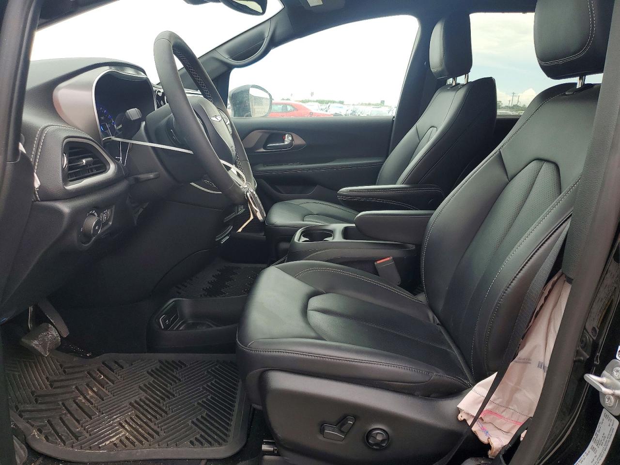 Chrysler Pacifica Select