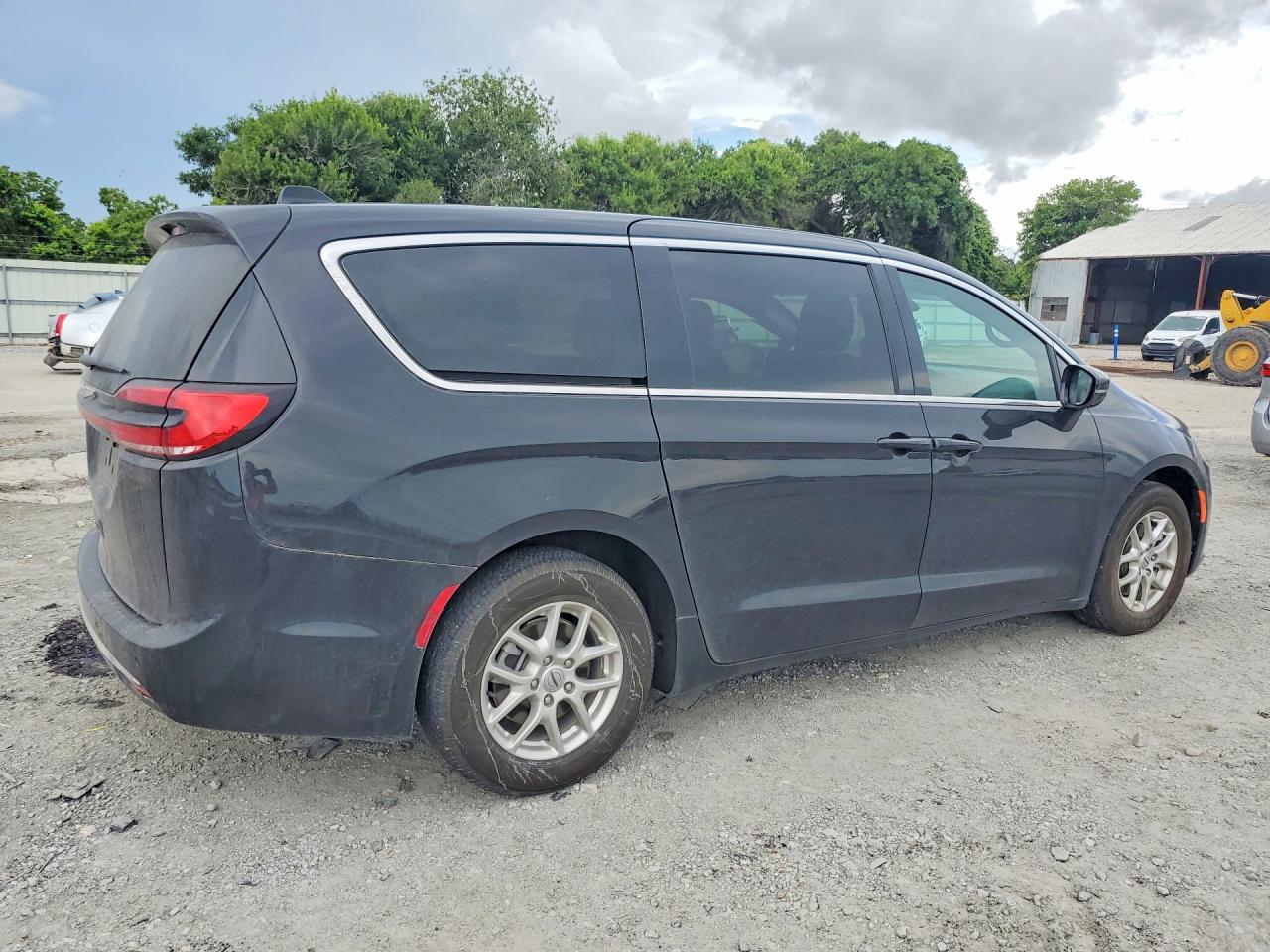 Chrysler Pacifica Select