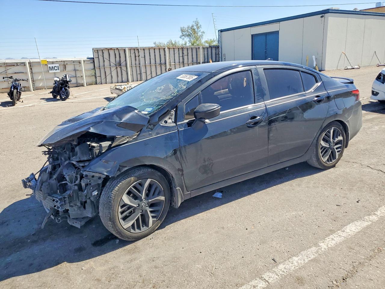 Salvage Nissan Versa Image