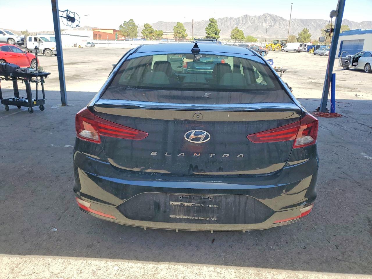 Hyundai ELANTRA Sel