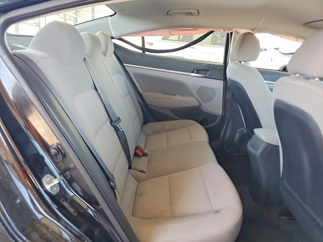 Hyundai ELANTRA Sel