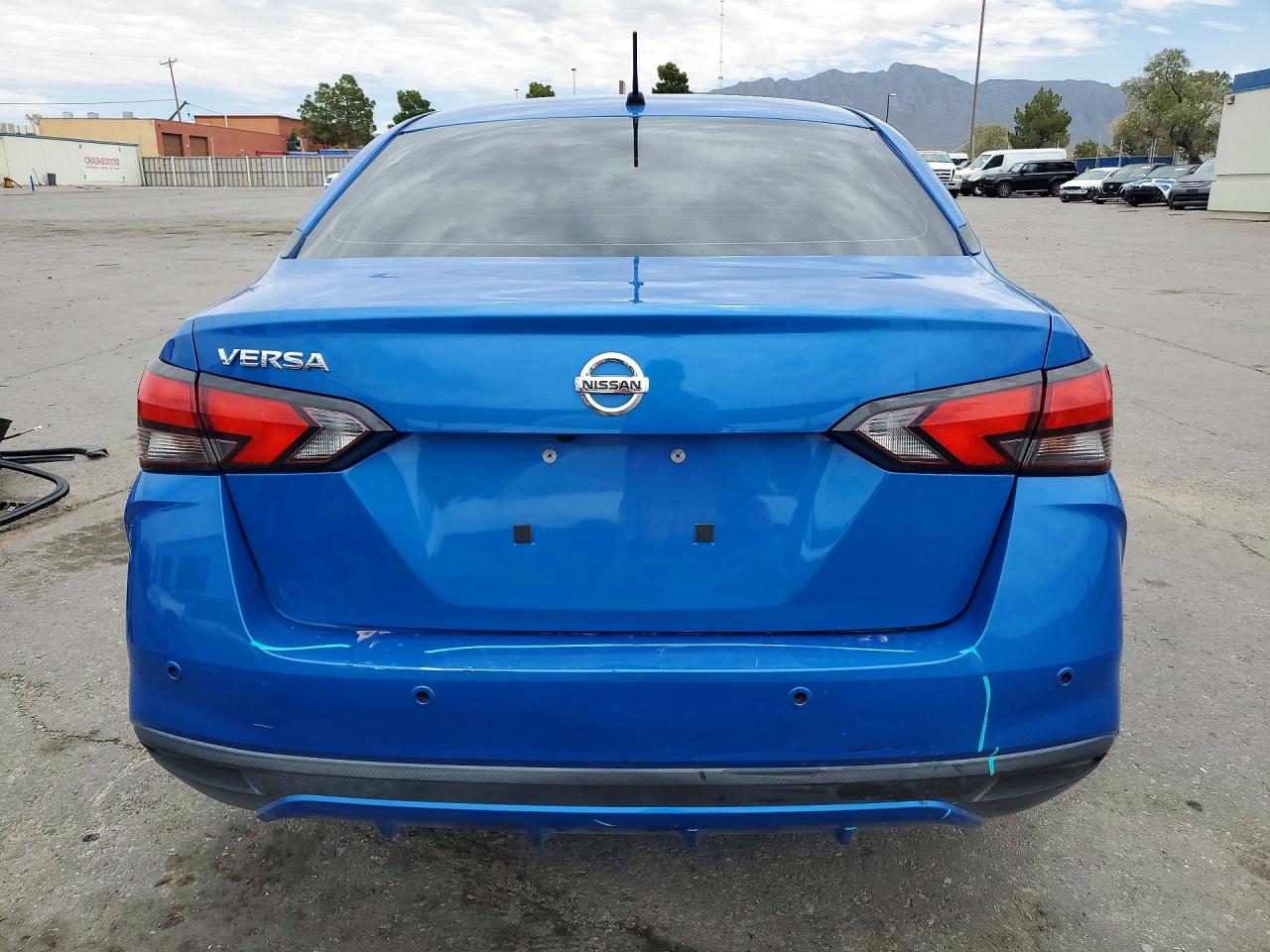 Nissan Versa S