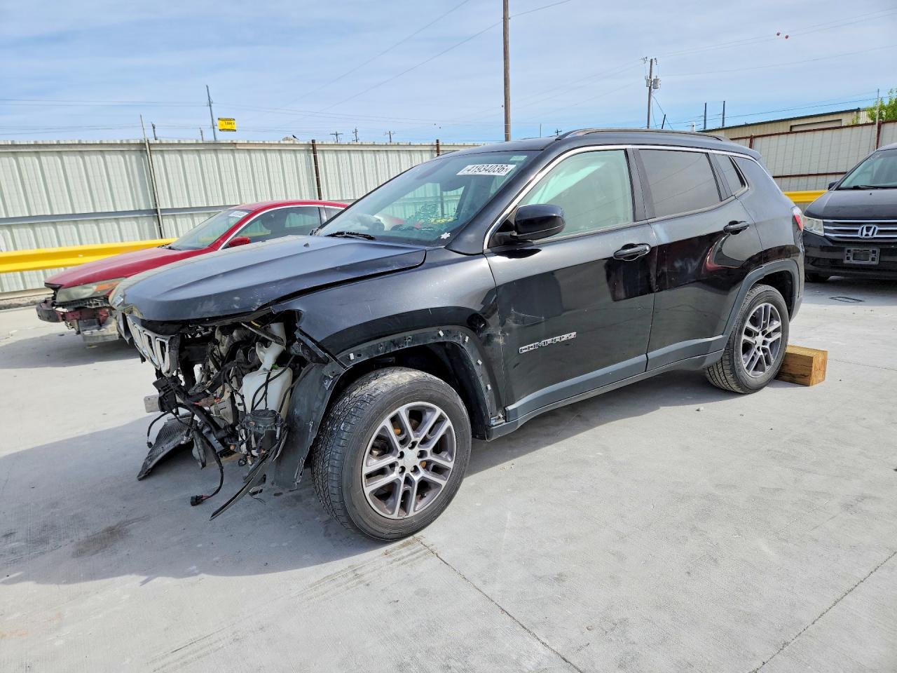Salvage Jeep Compass Image