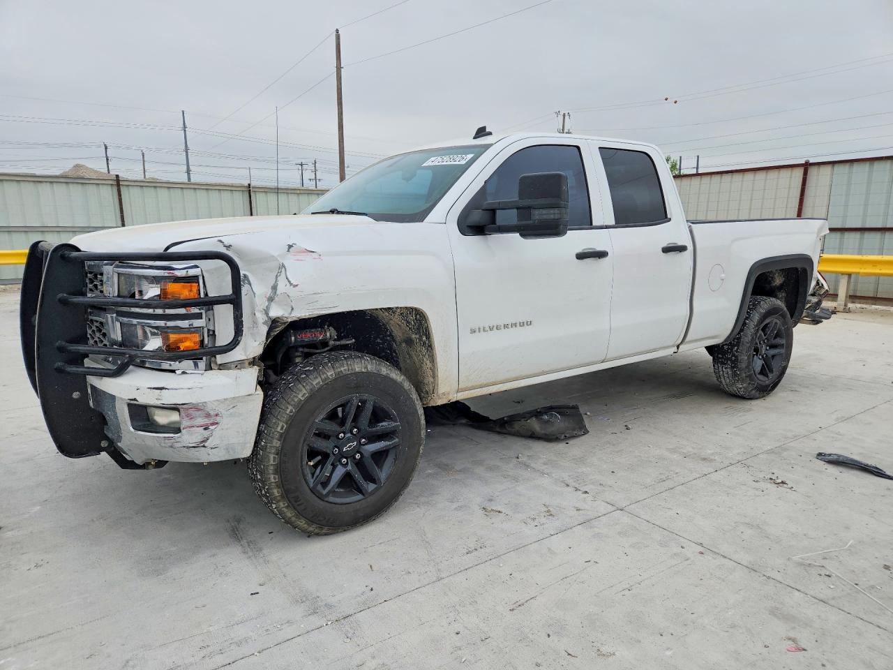 Salvage Chevrolet Silverado Image