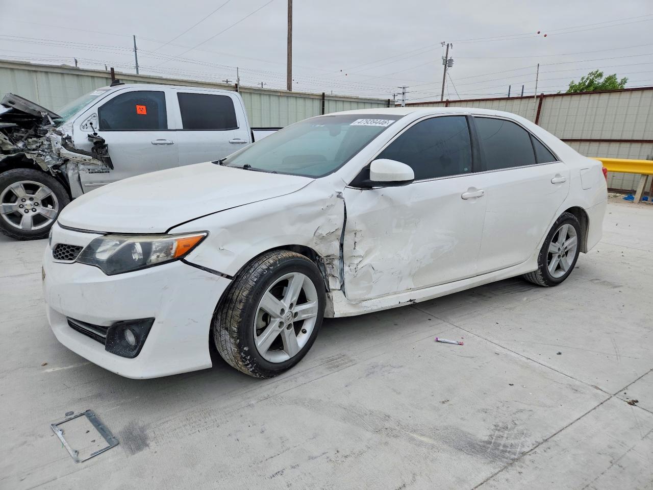 Salvage Toyota Camry Image