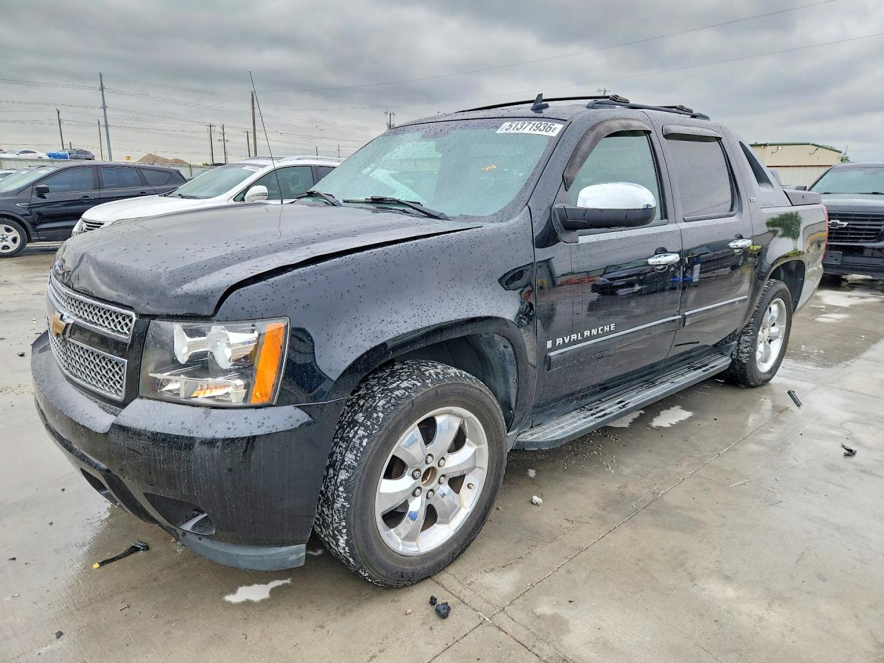 Salvage Chevrolet Avalanche Image