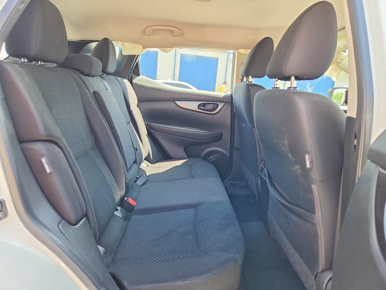 Nissan Rogue S