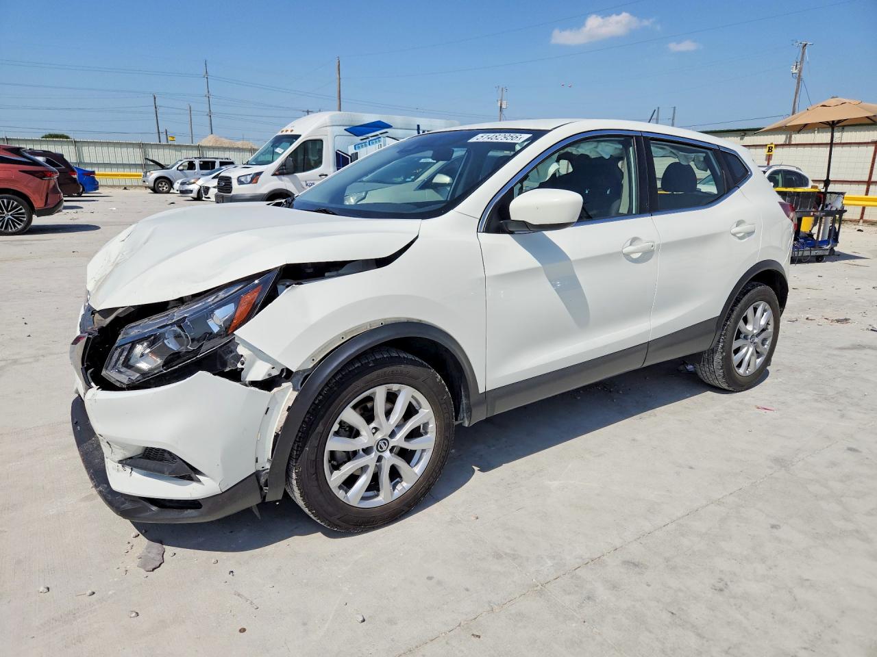 Salvage Nissan Rogue Image