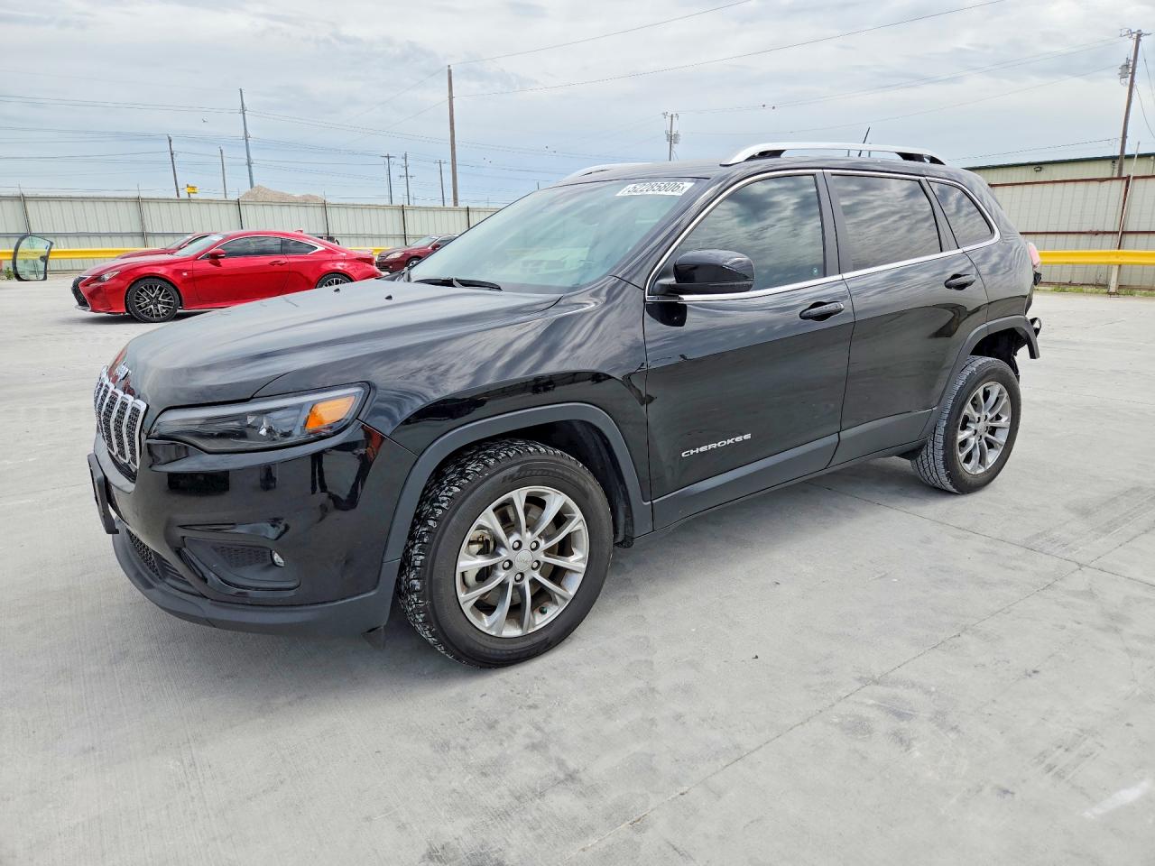 Salvage Jeep Cherokee Image