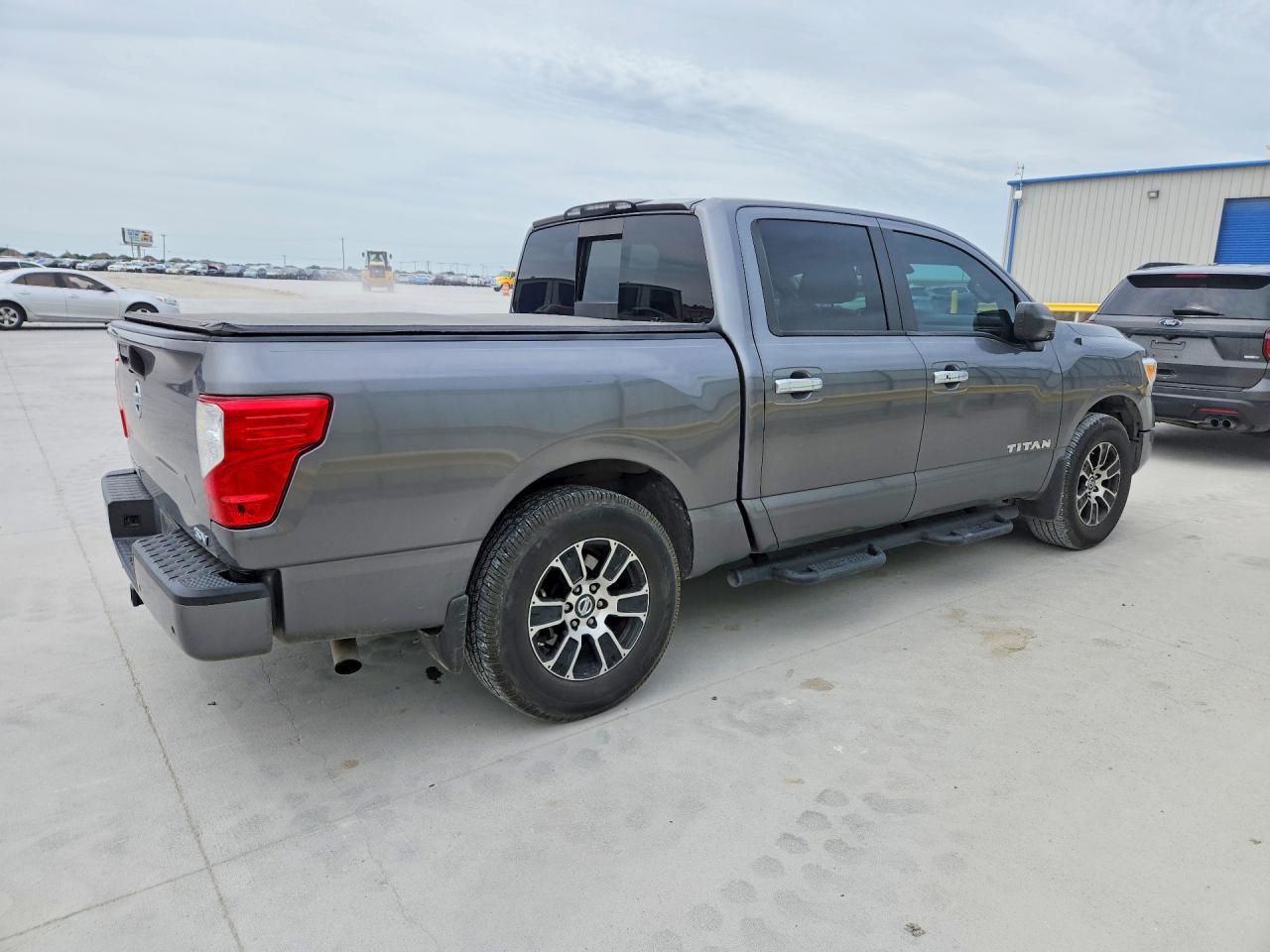 Nissan Titan Sv
