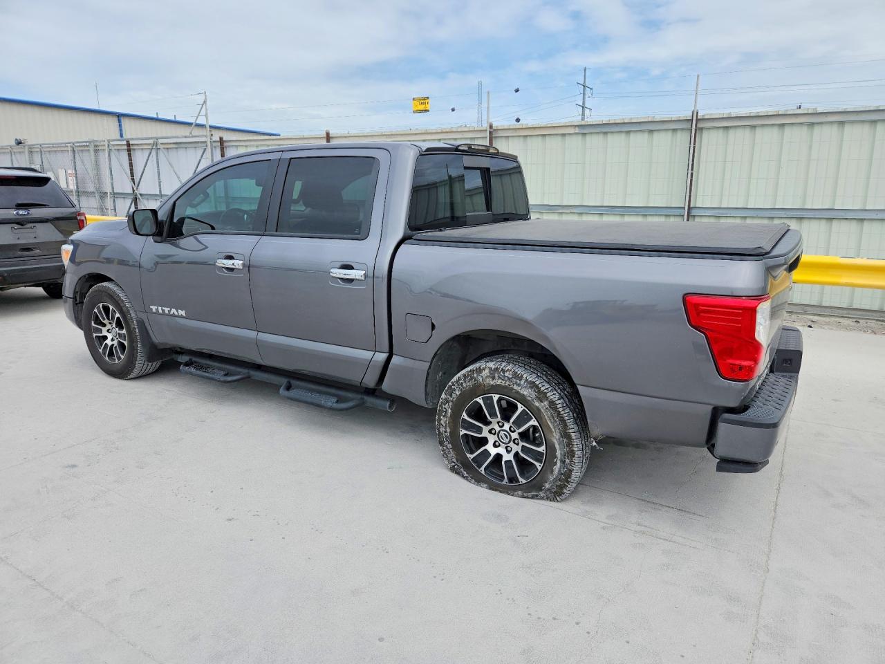 Nissan Titan Sv