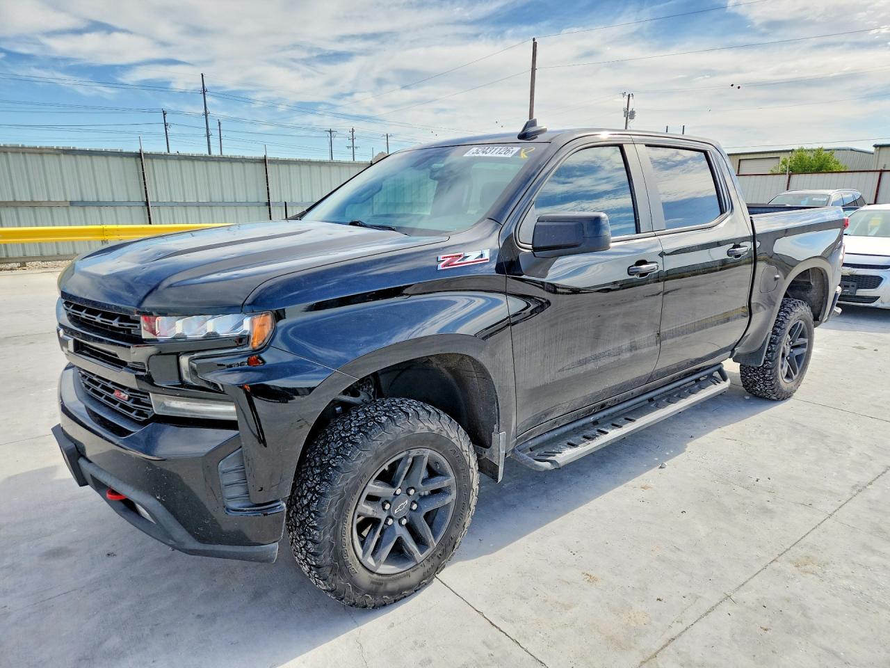 Salvage Chevrolet Silverado Image