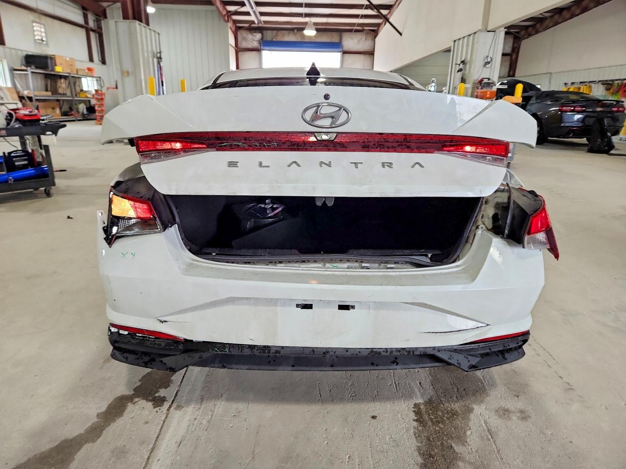 Hyundai ELANTRA Sel