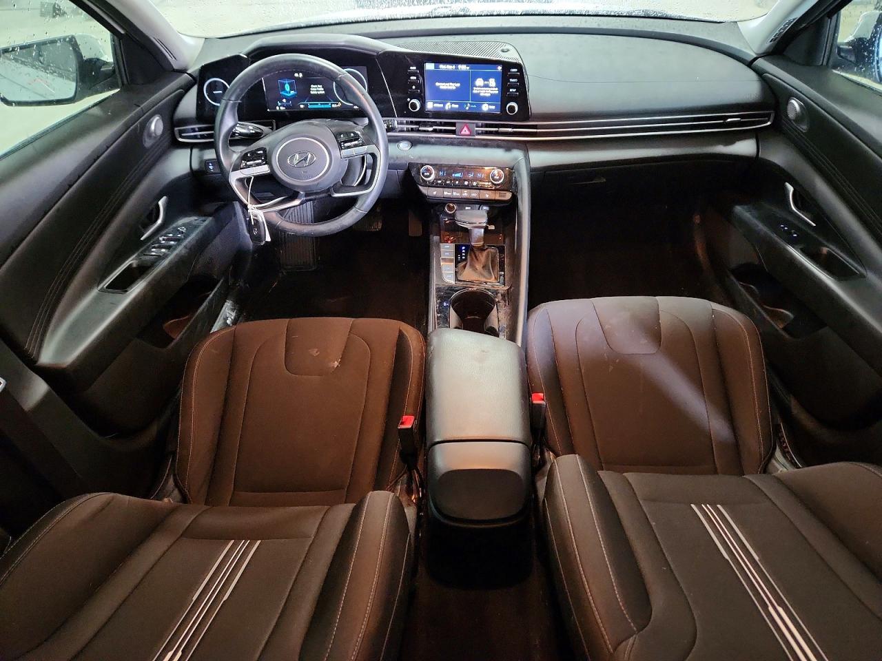 Hyundai ELANTRA Sel