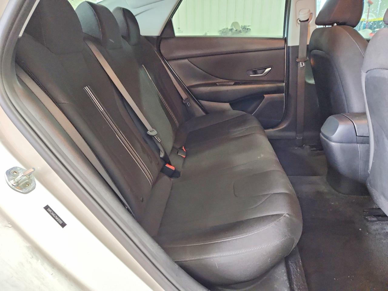 Hyundai ELANTRA Sel