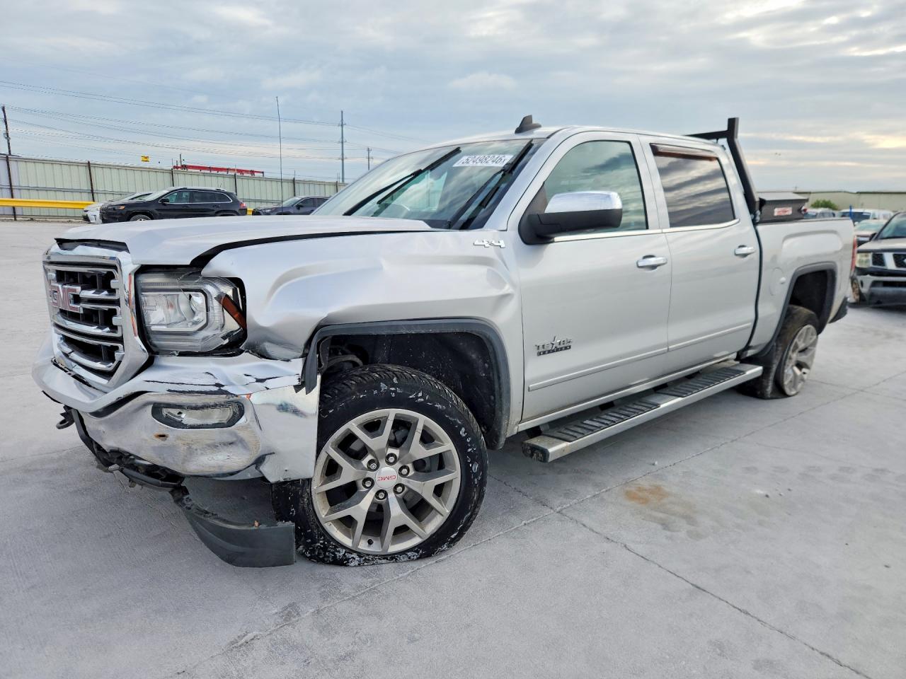 Salvage GMC Sierra Image